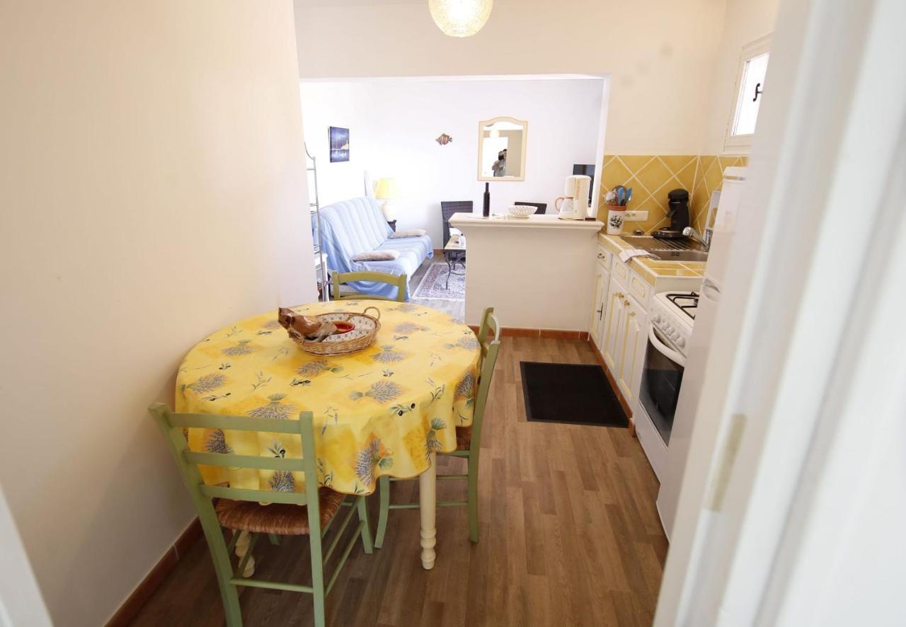 Les Oliviers Apartment Grimaud Exterior photo