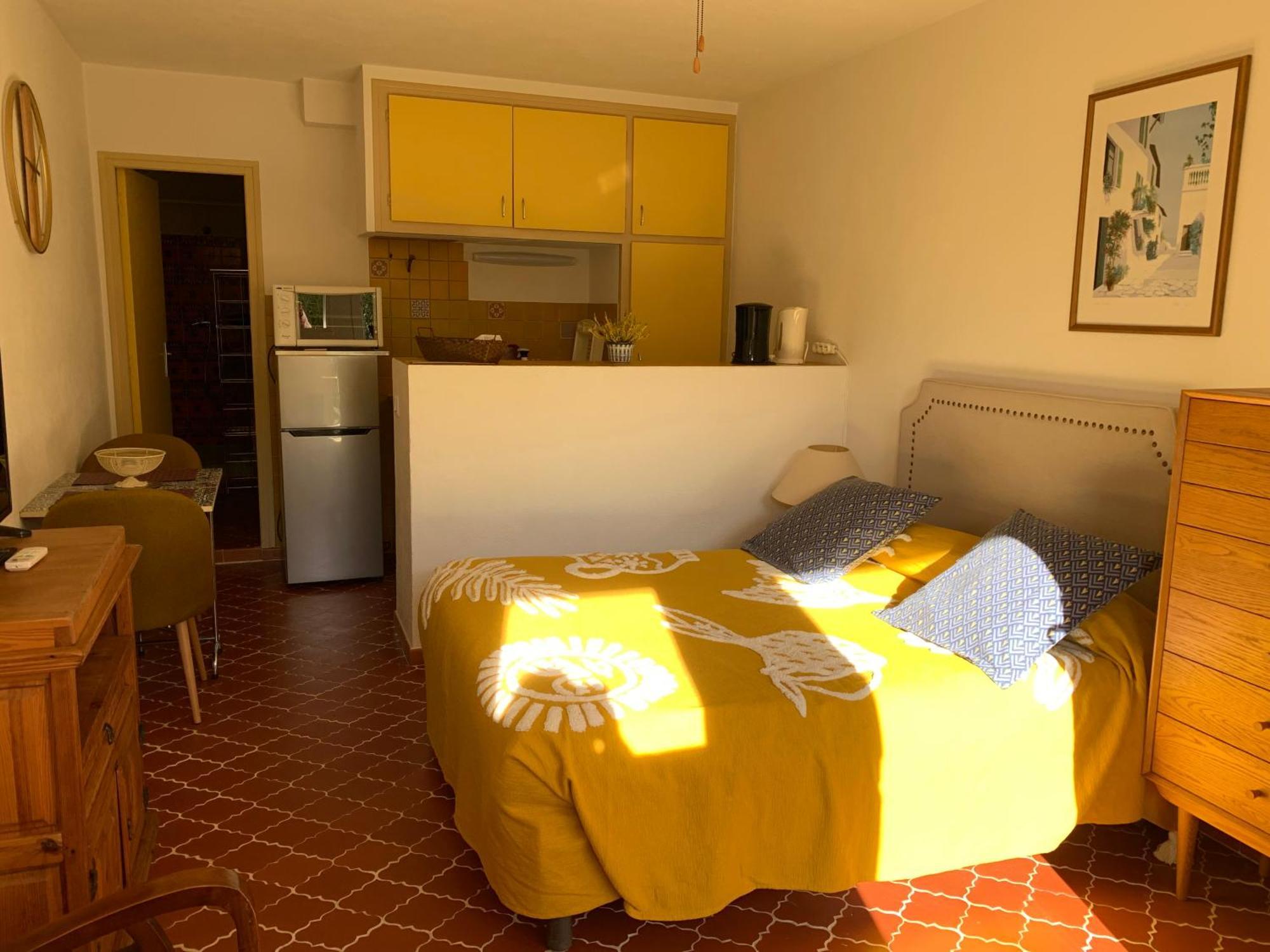 Les Oliviers Apartment Grimaud Exterior photo