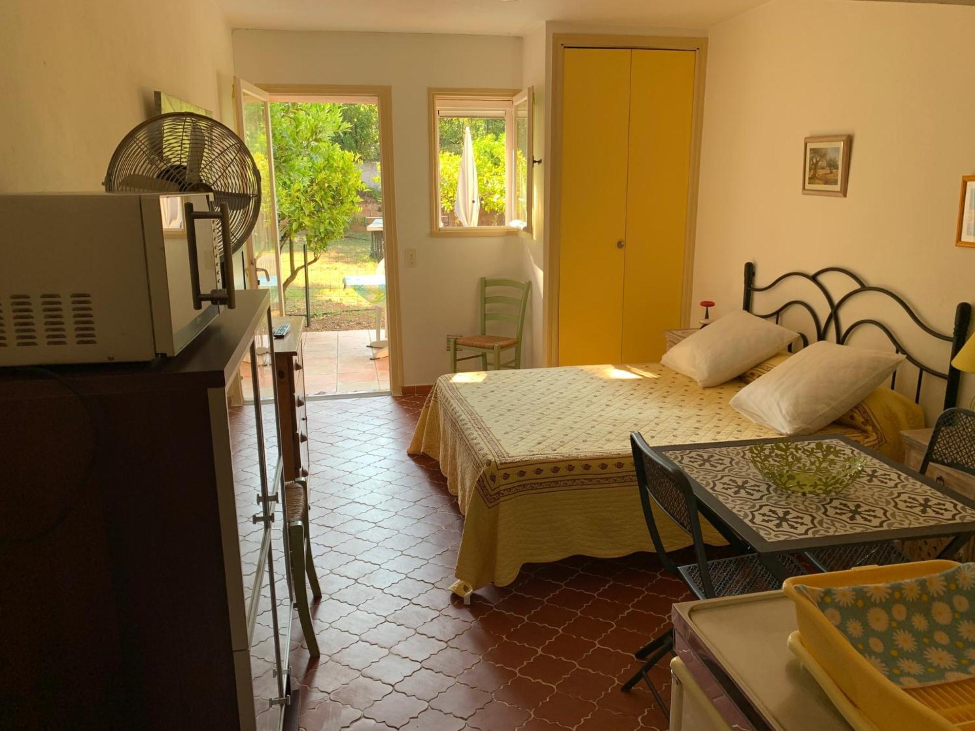 Les Oliviers Apartment Grimaud Exterior photo