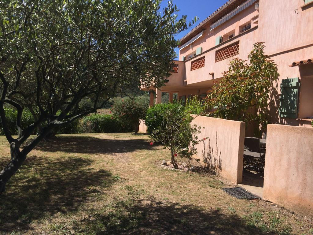 Les Oliviers Apartment Grimaud Exterior photo